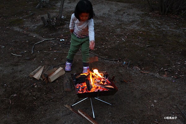 道具は4つだけ!冬だからこそ楽しいアウトドア「焚き火」の始め方