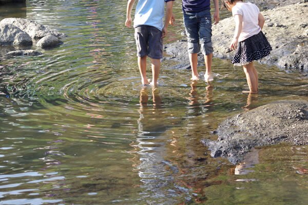 川で遊ぶときに注意したいポイントは?