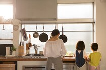 【共働き家庭】ワーママたちがしている夕食時短テクとは？