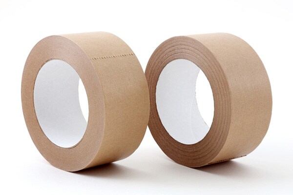 【ナイスアイデア】みんながやっているガムテープの保管方法とは?