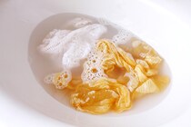 【焦らないで】洗濯物が色移りしてしまったらすぐに○○する！