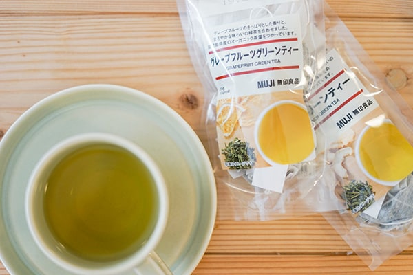 飲んだことある？無印の白桃グリーンティーは不思議な味わいだった