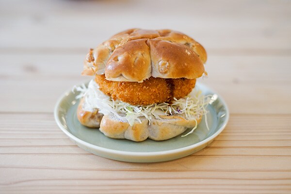 「グラコロバーガーを食べたい！」ファミマの商品だけで作ってみた