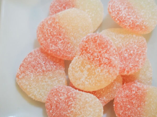 コンビニで買える♪ バッグに入れておきたい2つの“春お菓子”