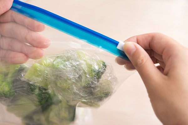 【ライフハック】ジッパー付きポリ袋は防災に役立つ