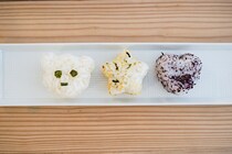 子どもと一緒に楽しめる♪　セリアの100円おにぎりグッズが超便利！