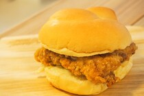 「コンビニだから」と侮れない！　セブンの「チキン竜田バーガー」が鬼ウマ