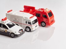 男の子ママ必見！　100円ショップグッズで作る「ミニカー収納」