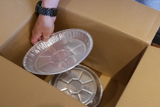 ダンボールと100均グッズで作る簡単燻製器がお手軽で本格的!