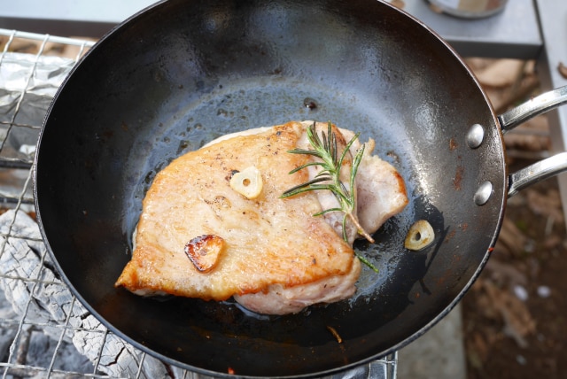 【夏休みにもオススメ!】みんなに喜ばれるBBQ燻製レシピ!