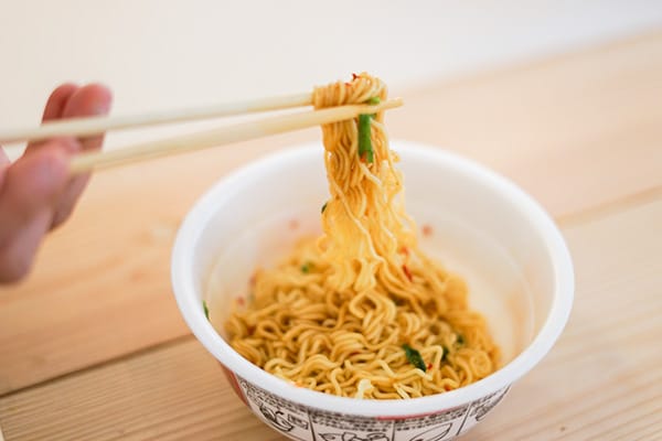 にんにく好きにはたまらない!? カルディの汁なし台湾ラーメン