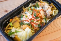 野菜ゴロゴロ！ 成城石井のレンチンで食べるチーズタッカルビ