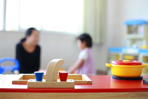 キッズスペースを独り占めする子ども…親はどうする？