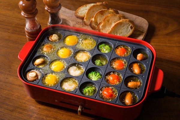 じつは小さなフライパン!? たこ焼きプレートの活用術