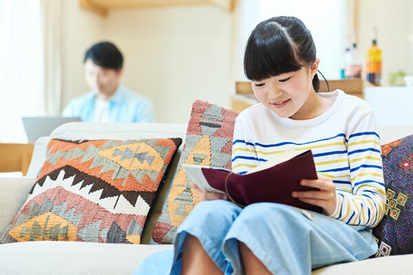 【子ども読書の日】小学生の5割以上が1カ月に○冊本を読んでいる!?