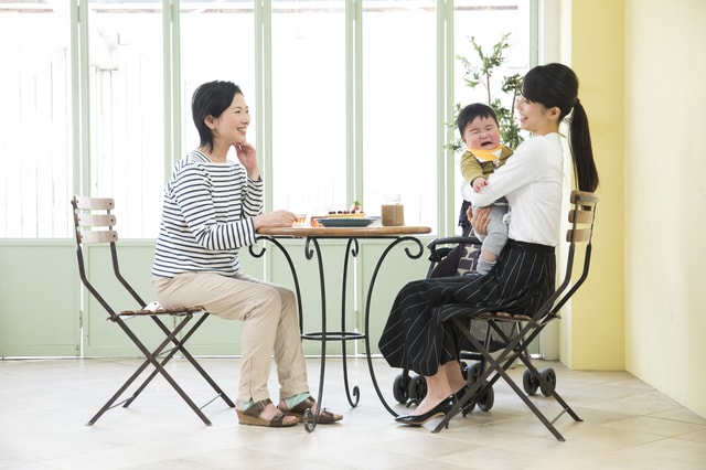 【1歳児との外食】子どもを落ち着かせるには?