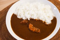 リッチなレトルト食品「麻布十番シリーズ」のカレーを食べてみた！