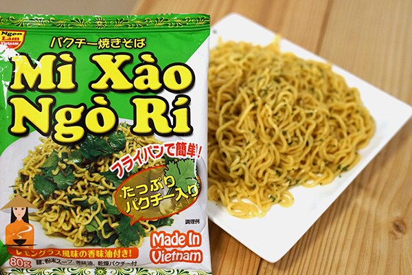 強烈な香り！ カルディのパクチー焼きそばを作ってみた