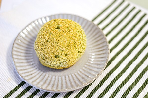 【セブン新商品】メロンパンもこは食べづらいけどめっちゃウマイ！