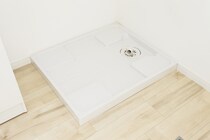洗濯機の下にある四角い箱「防水パン」の役割って？