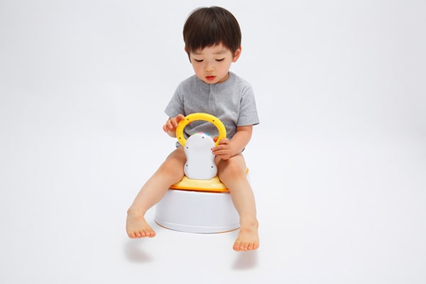 トイレを怖がる子どものトイトレに適した方法はある？