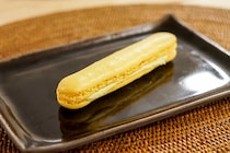 1個120円！ ファミマのマカロンが長くてお得と話題に！