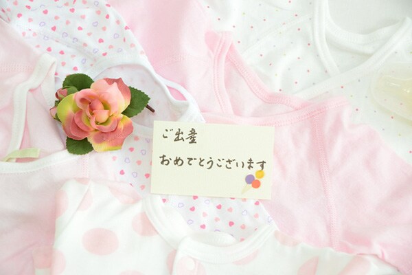 ママ友未満の相手に出産祝いはあげる？ あげない？