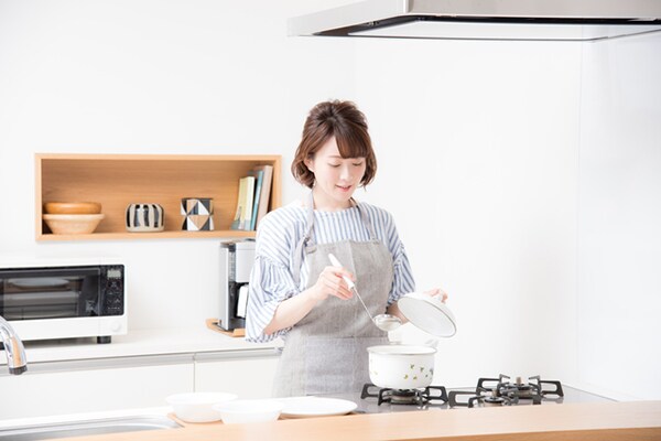 「頑張りすぎ」はNG? 「お母さんのような母親になりたい」20代女子は約6割!