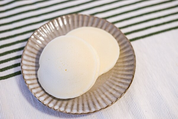 【ローソン新商品】もちっとパンケーキのほうじ茶はどんな味？