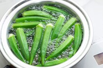 子どもでも食べやすい!? 夏野菜・オクラを使ったレシピ3選