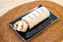 やさしい甘さ♪ ローソン新商品の「お餅で巻いたもち食感ロール」