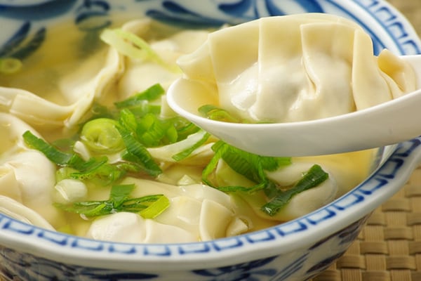 さっそく夏バテかも…食欲がなくてもつるんと食べられる水餃子レシピ