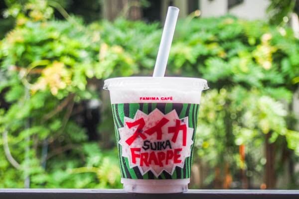○○に激似!?ファミマの「スイカフラッペ」を飲んでみた