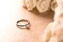 「タンスの肥やし」or「普段使い」　婚約指輪はどうしてる？