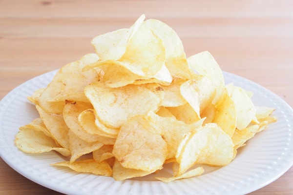 ポテトチップスにちょい足しランキング！ 2位は「ケチャップ」