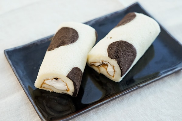 斬新かわいい！ ローソン新商品は牛柄ロールケーキ
