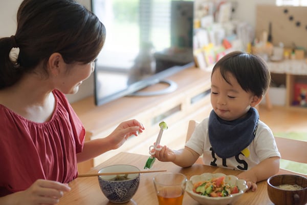 何を基準にして選べばいい？「はじめての箸」の選び方