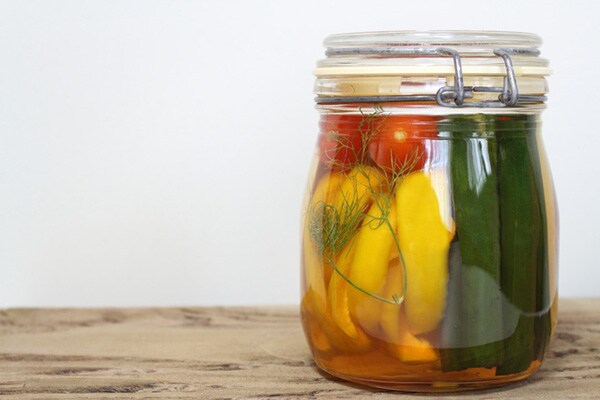 夏野菜にぴったり!自家製ピクルスの作り方と活用レシピ