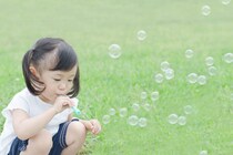 手作りシャボン玉液で外遊びがもっと楽しくなる♪