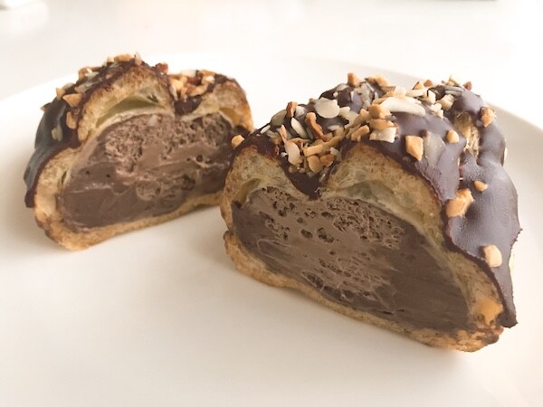 【チョコ好き必見】ローソンの新作スイーツ2品を食べてみた!