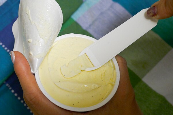 1000円の商品と大差なし!?　キャンドゥの「ピーラー式バターナイフ」に大満足