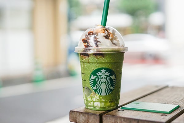 【ザクサク食感】スタバ新作・抹茶スモアフラペはゴクゴク飲める！