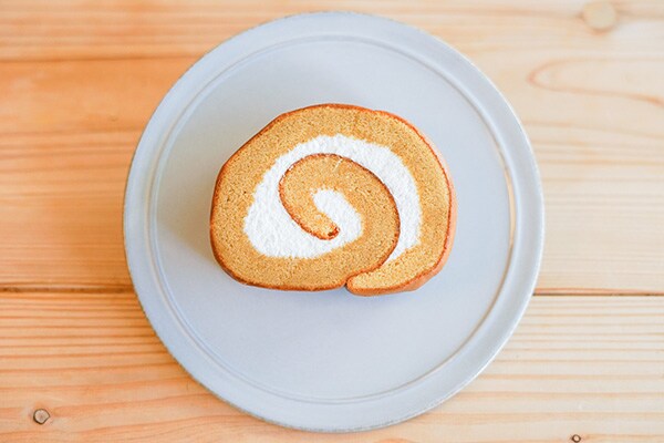 【糖質19.4g】ローソン「ブランのロールケーキ」はしっとり系でした