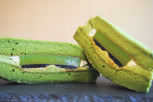 【ほろ苦】ファミマ「抹茶プリンのケーキサンド」は“大人スイーツ”!