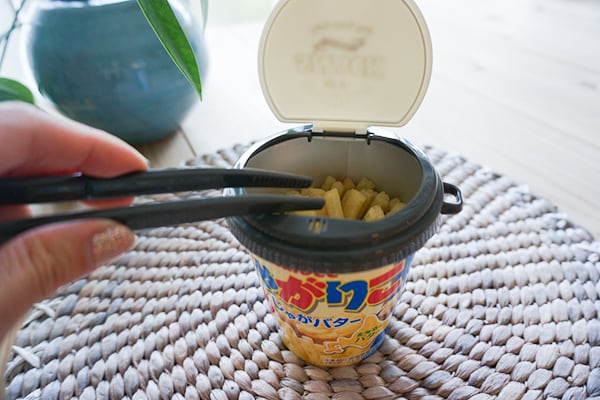 ダイソー「じゃがキャップ&トング」のフィット感を色んなもので試してみた