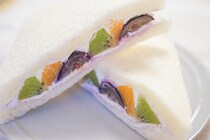 【ネットで話題】ローソンのフルーツサンドはナガノパープル入り！