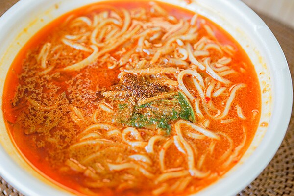 【激辛注意】セブン「鬼旨辛担々麺」は辛いけど“鬼ウマ”でした