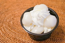 白玉好き必見！ファミマ「大きな白玉クリームぜんざい」はボリューム満点！