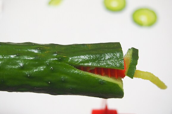 セリア「くるりんカッター」を使えばいつもの料理がランクアップ!