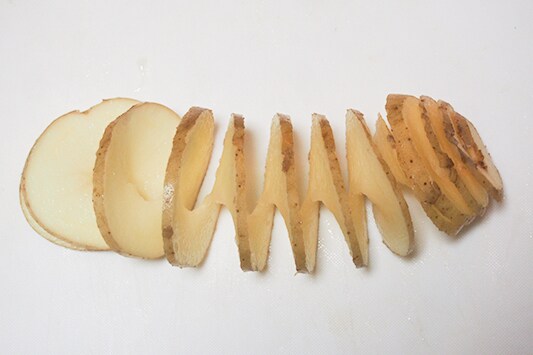 セリア「くるりんカッター」を使えばいつもの料理がランクアップ!